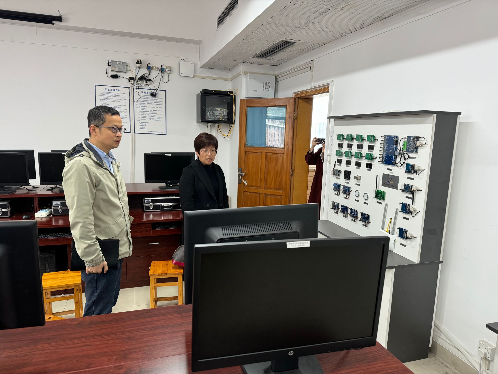 校際聯動共探新工科發展——重慶移通學院計算機學院赴重慶工商大學開展深度交流